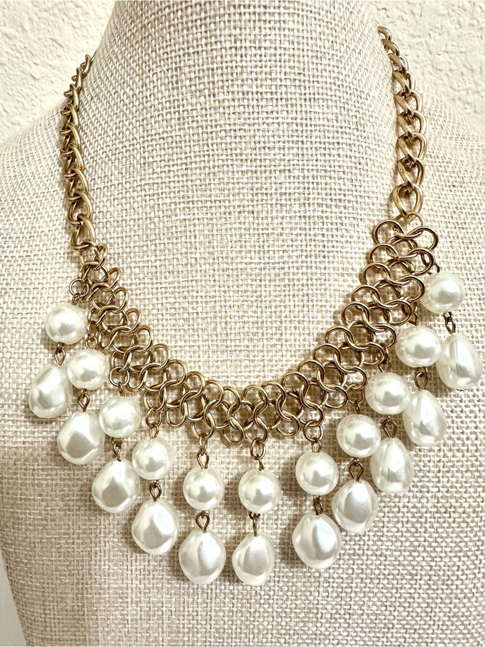 20” Gold Chain White Faux Pearls Drop Statement Necklace